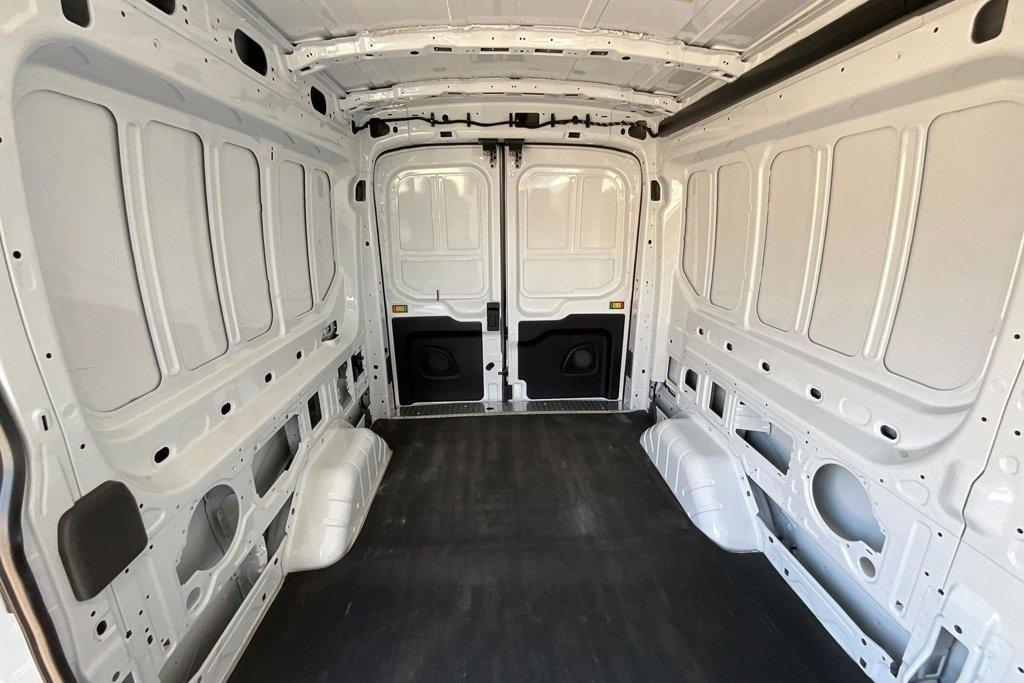 Ford Transit Cargo Van T-250 148" Med Rf 9150 GVWR RWD 2026