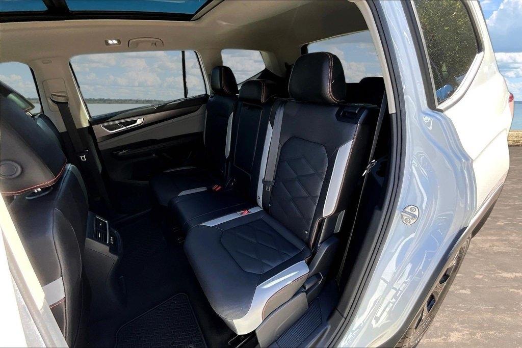 Volkswagen Atlas 2.0T Peak Edition SE w/Technology 4MOTION 2024