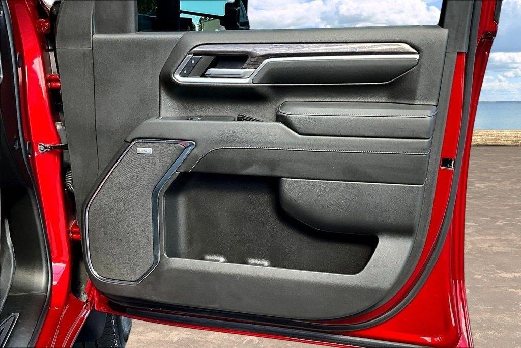 Chevrolet Silverado 2500HD 4WD Crew Cab 159" LTZ 2024