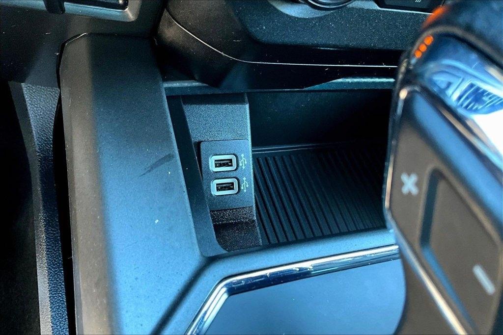 Ford F-150 Lariat 4WD SuperCab 8' Box 2019