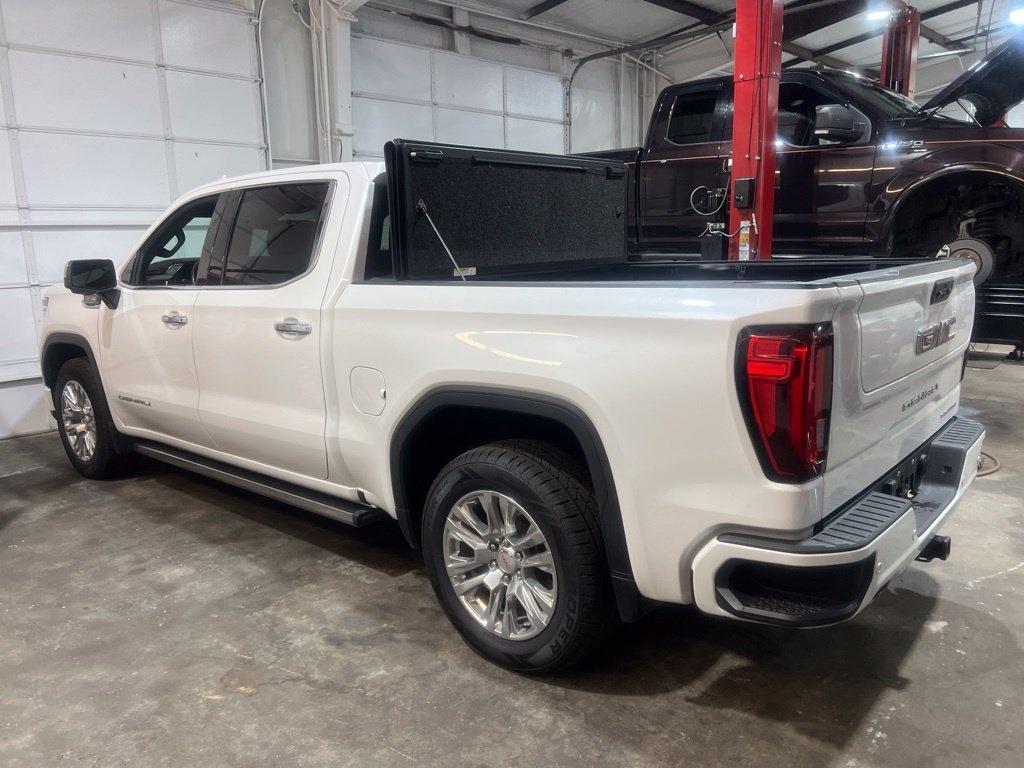 GMC Sierra 1500 4WD Crew Cab 147" Denali 2023