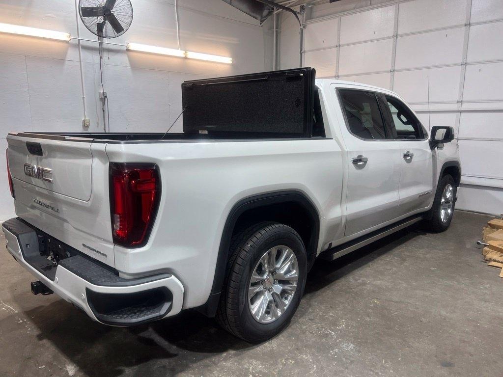 GMC Sierra 1500 4WD Crew Cab 147" Denali 2023