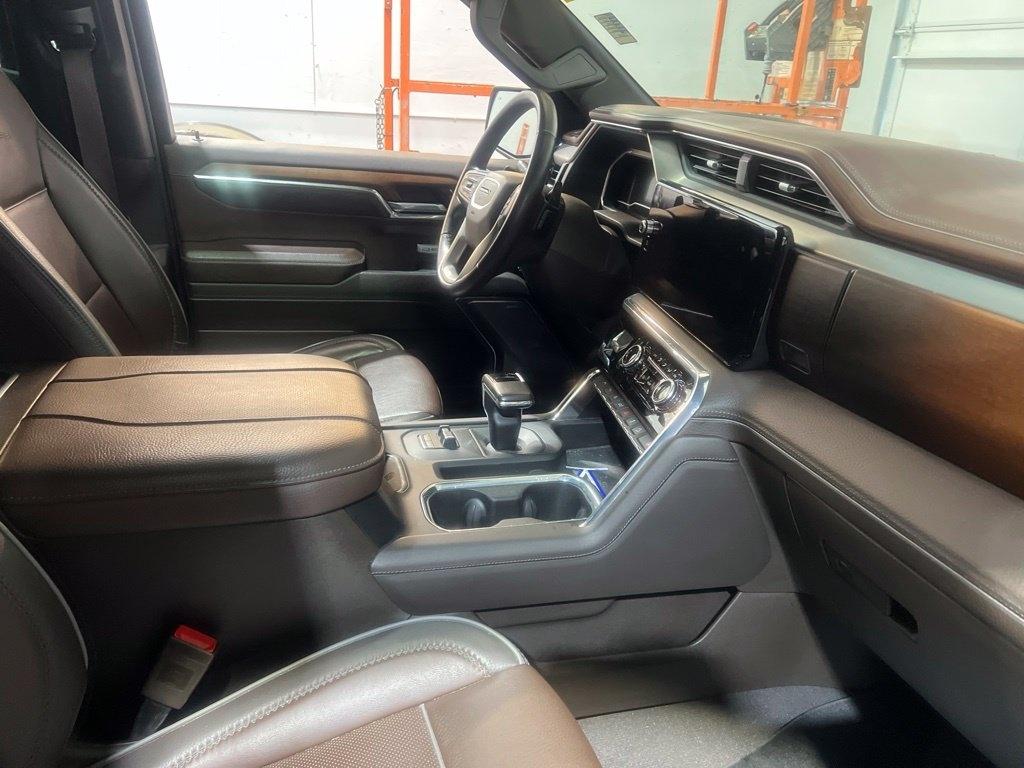 GMC Sierra 1500 4WD Crew Cab 147" Denali 2023