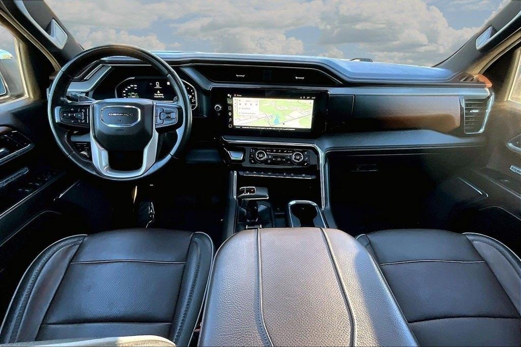 GMC Sierra 1500 4WD Crew Cab 147" Denali 2023