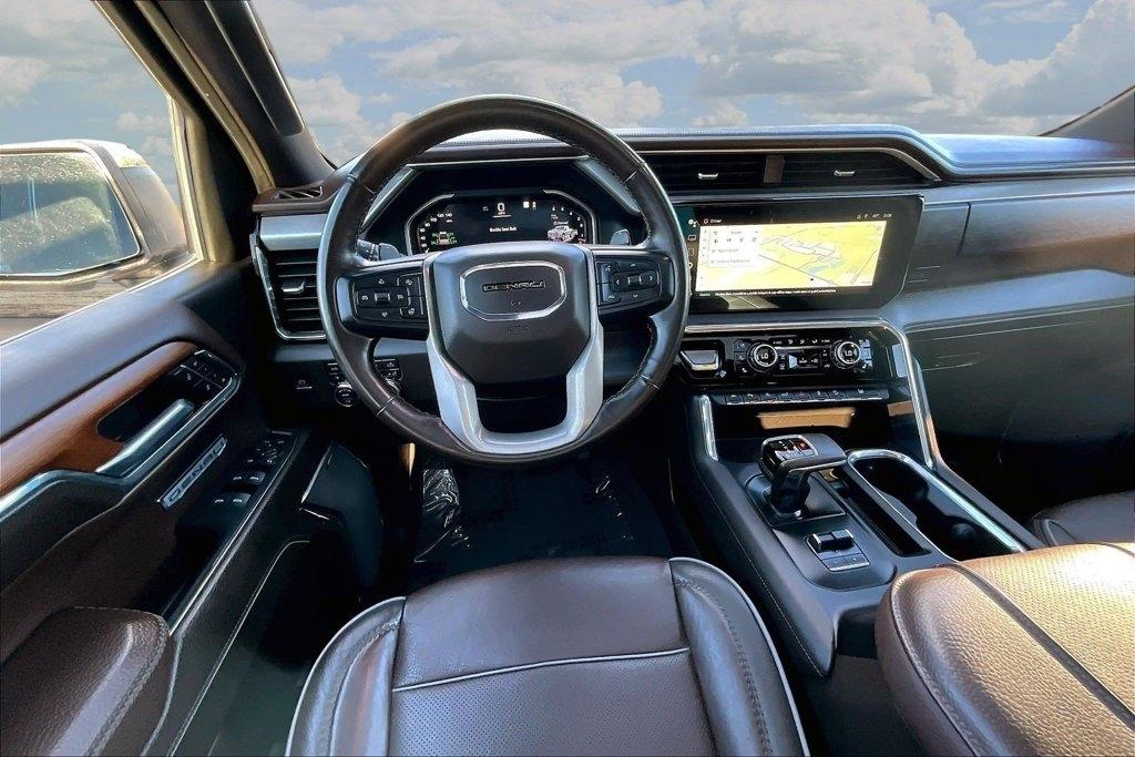 GMC Sierra 1500 4WD Crew Cab 147" Denali 2023