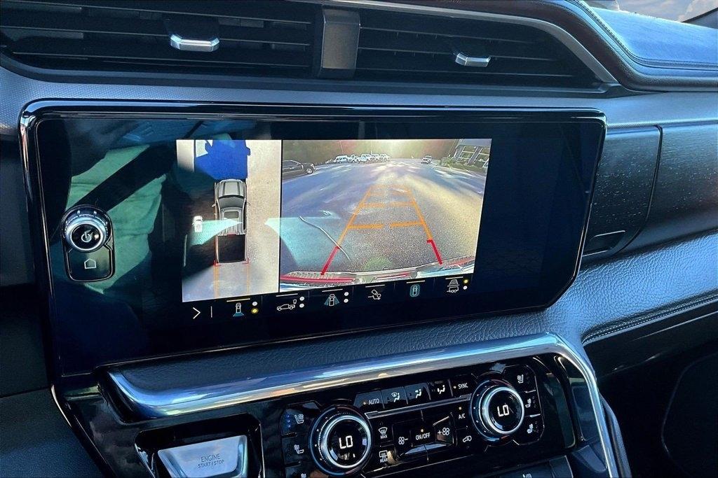 GMC Sierra 1500 4WD Crew Cab 147" Denali 2023