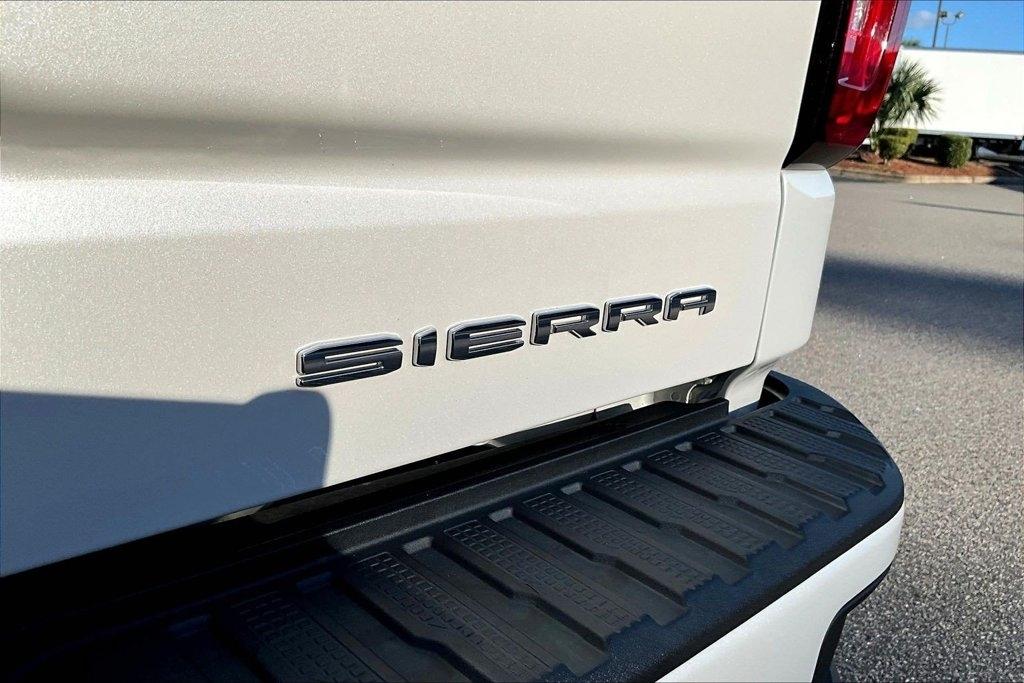 GMC Sierra 1500 4WD Crew Cab 147" Denali 2023