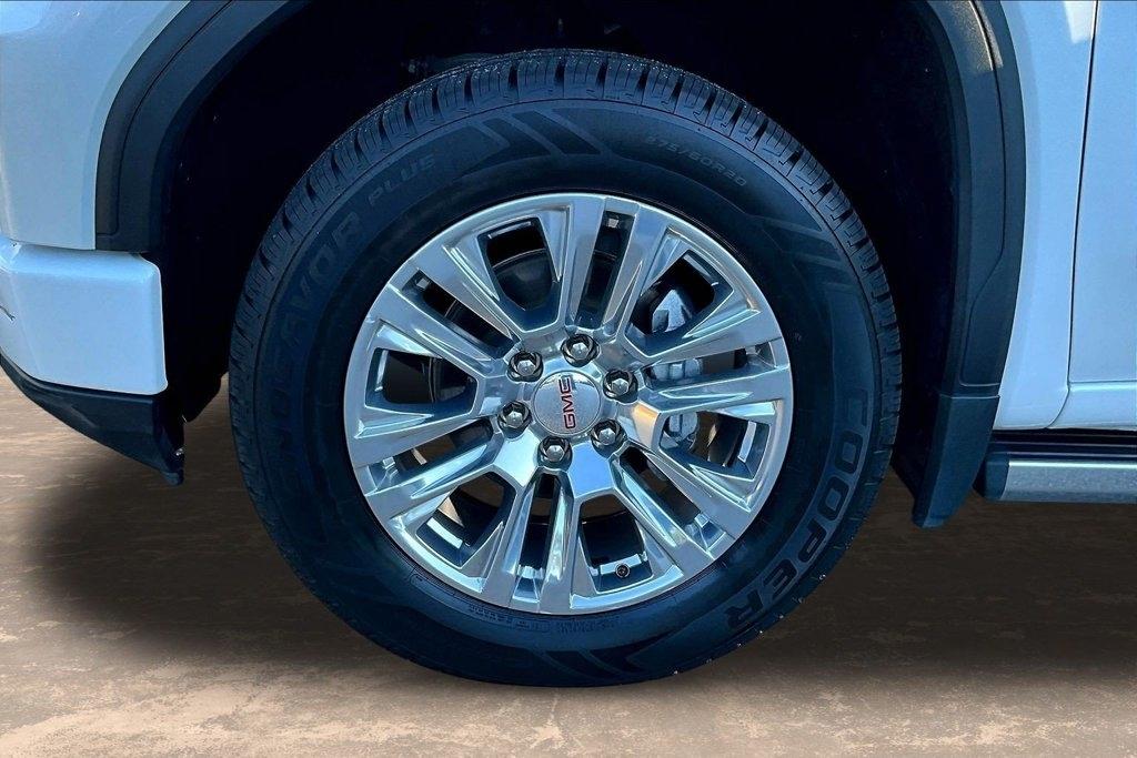 GMC Sierra 1500 4WD Crew Cab 147" Denali 2023