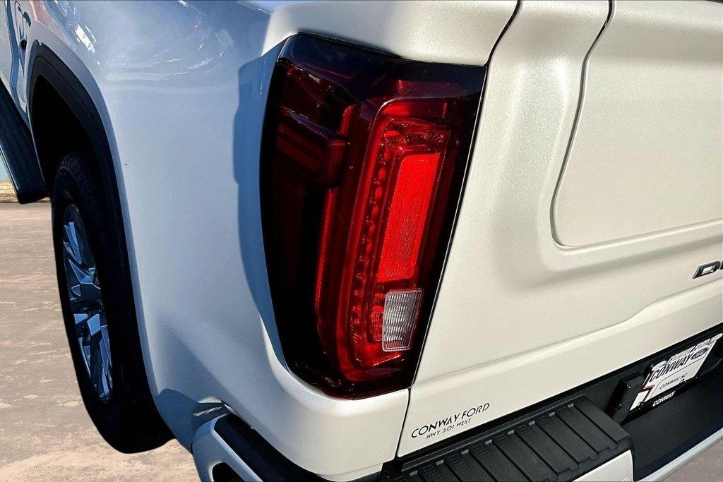 GMC Sierra 1500 4WD Crew Cab 147" Denali 2023