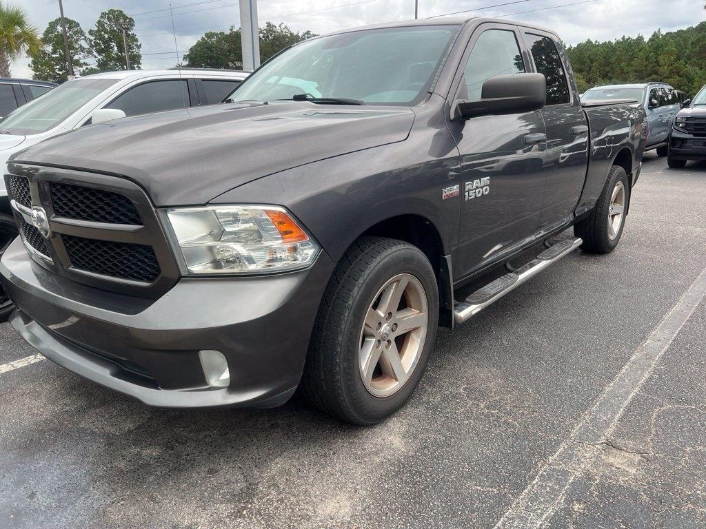 RAM 1500 Express 4x2 Quad Cab 6'4" Box 2017