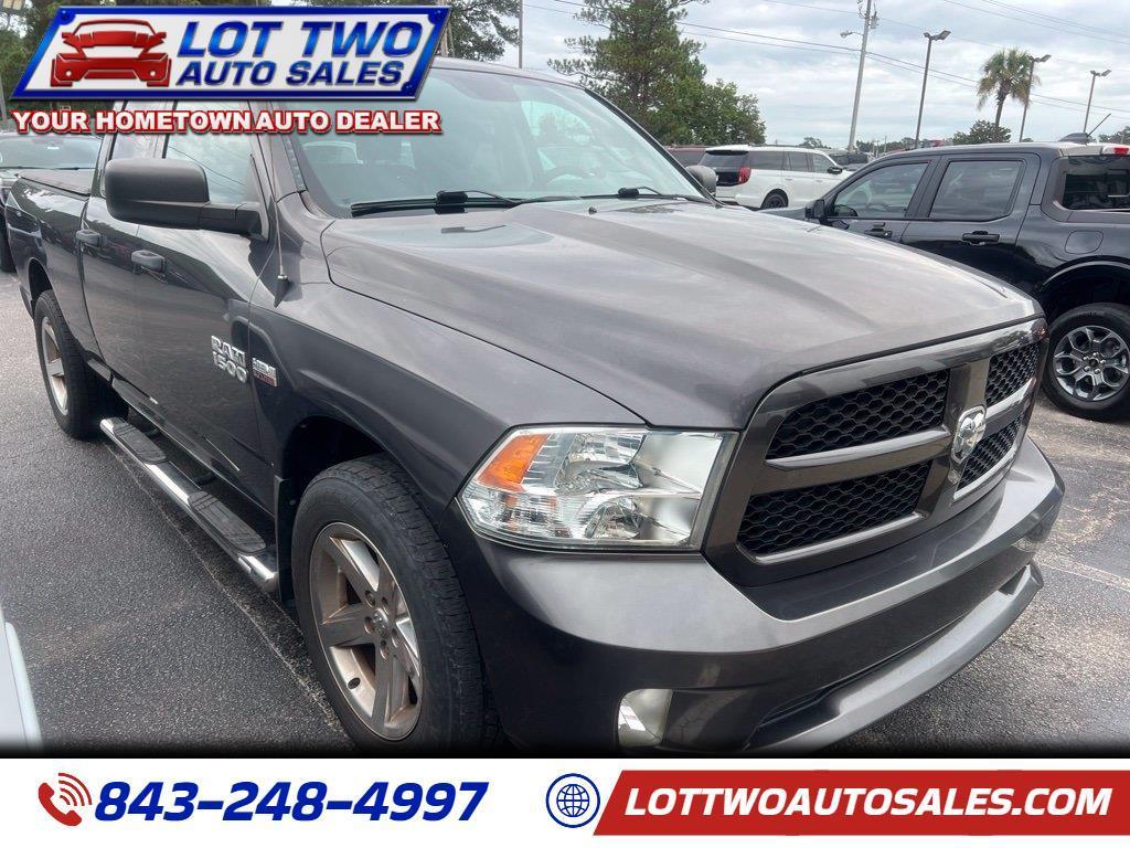 RAM 1500 Express 4x2 Quad Cab 6'4" Box 2017