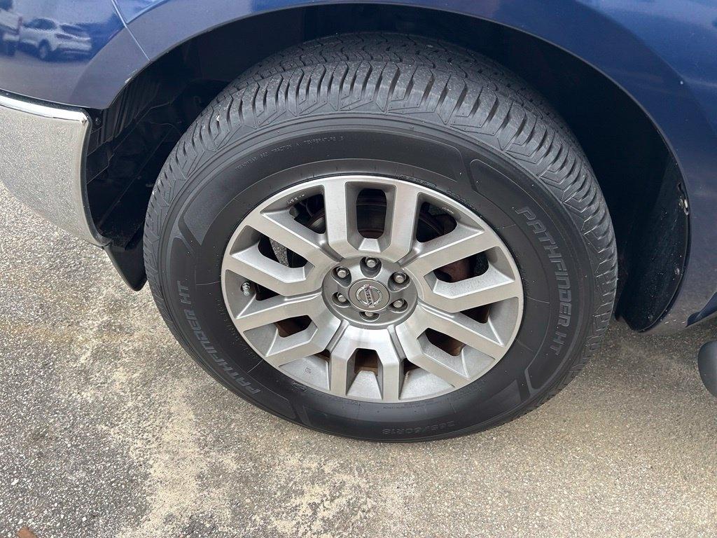 Nissan Frontier 2WD Crew Cab SWB Auto LE 2010