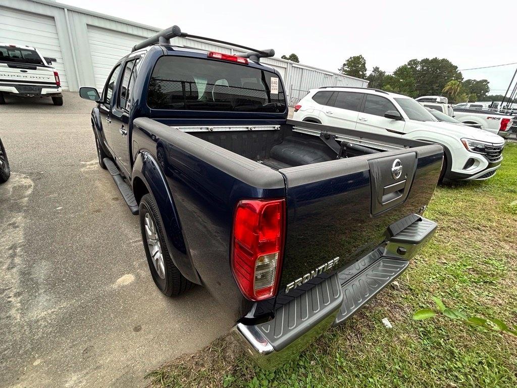 Nissan Frontier 2WD Crew Cab SWB Auto LE 2010