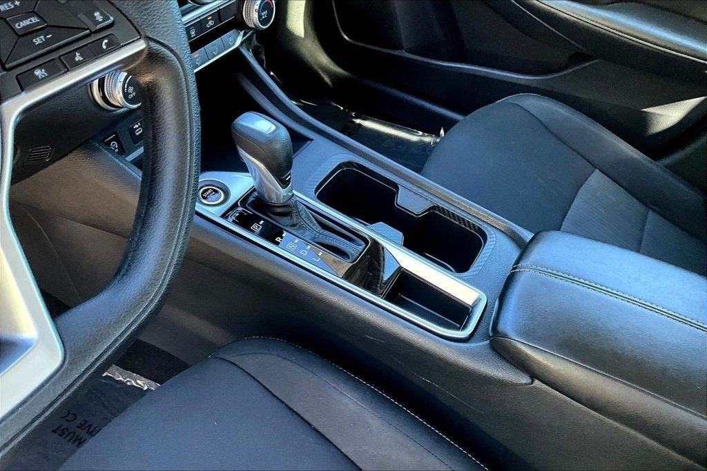 Nissan Sentra SV CVT 2025