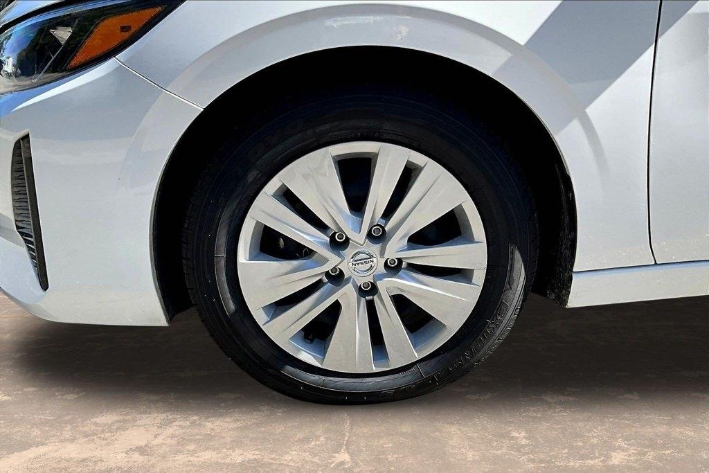 Nissan Sentra SV CVT 2025