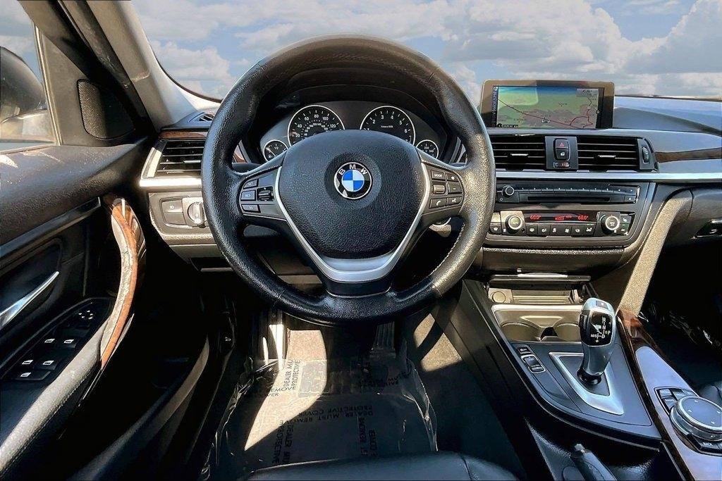 BMW 3 Series 4dr Sdn 328i xDrive AWD SULEV 2015