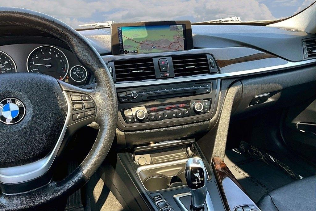 BMW 3 Series 4dr Sdn 328i xDrive AWD SULEV 2015