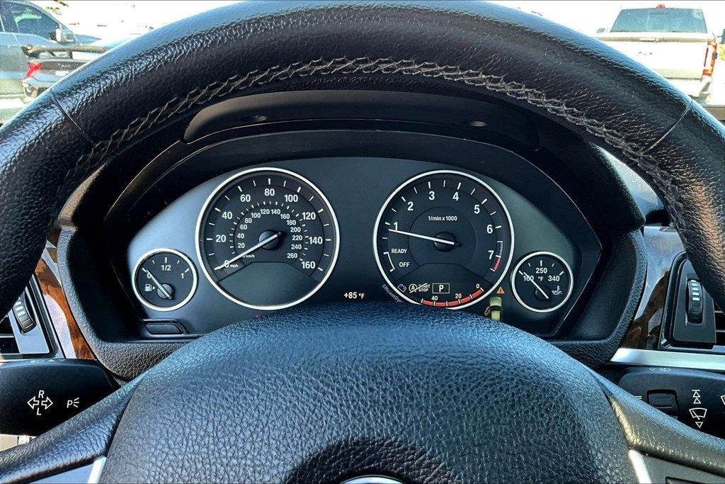 BMW 3 Series 4dr Sdn 328i xDrive AWD SULEV 2015