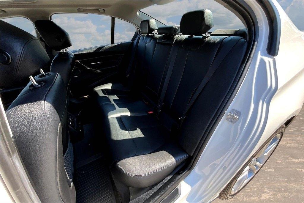 BMW 3 Series 4dr Sdn 328i xDrive AWD SULEV 2015