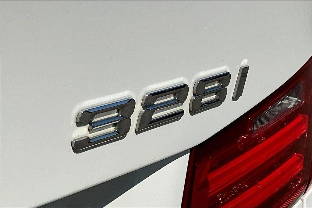BMW 3 Series 4dr Sdn 328i xDrive AWD SULEV 2015