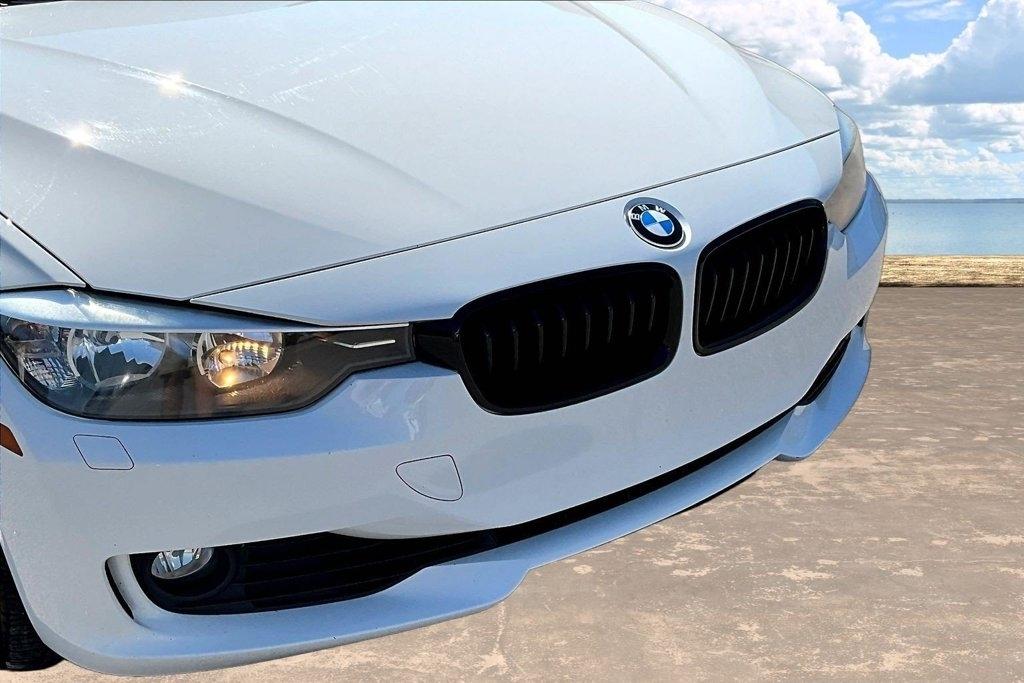 BMW 3 Series 4dr Sdn 328i xDrive AWD SULEV 2015