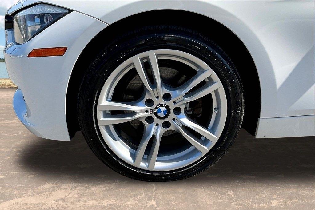 BMW 3 Series 4dr Sdn 328i xDrive AWD SULEV 2015