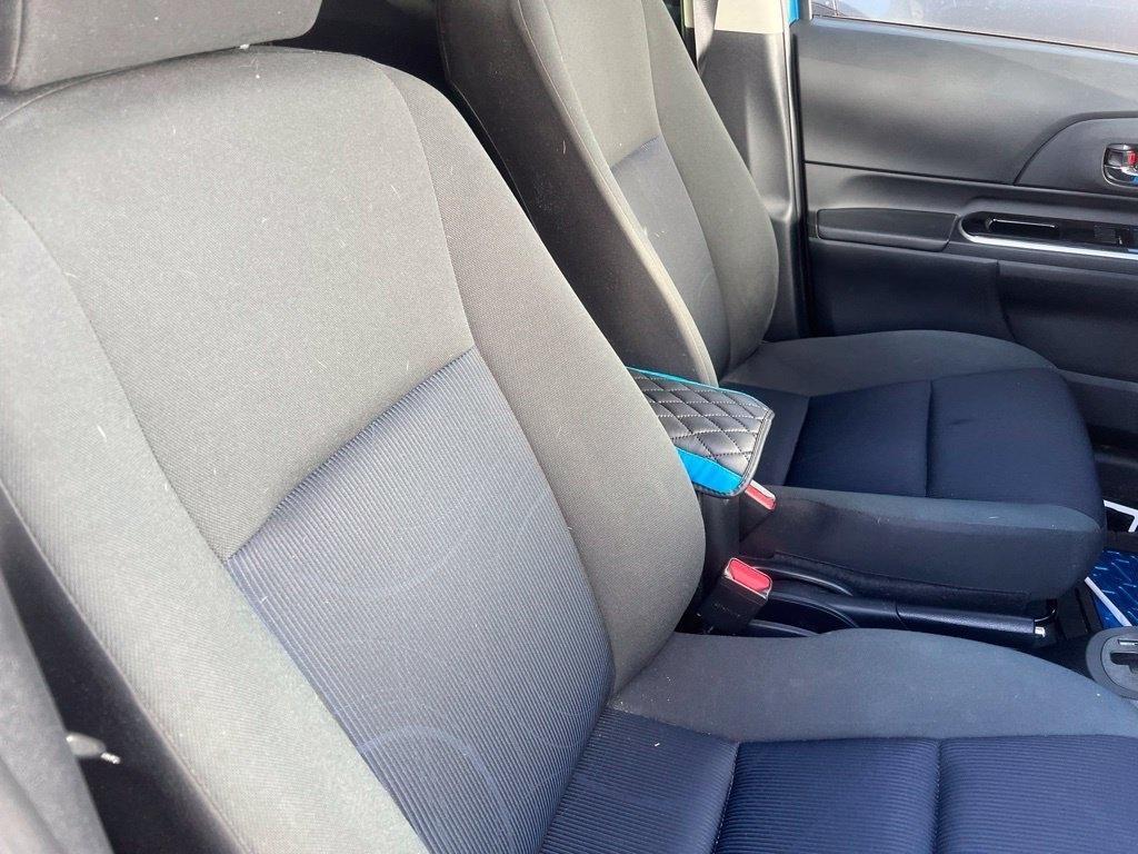 Toyota Prius c 5dr HB Three (Natl) 2015