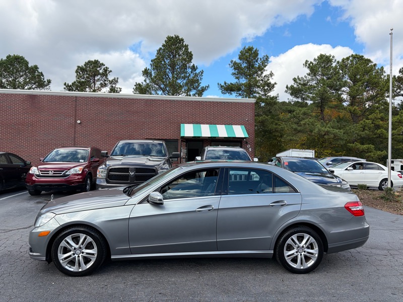 Mercedes-Benz E-Class E350 Sedan 4MATIC 2011 Mercedes-Benz E-Class E350 Sedan 4MATIC 2011