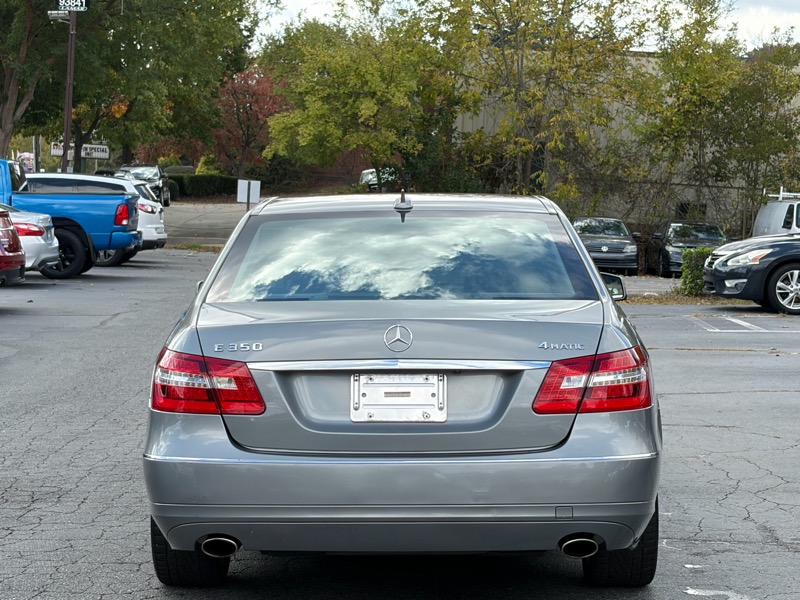 Mercedes-Benz E-Class E350 Sedan 4MATIC 2011 Mercedes-Benz E-Class E350 Sedan 4MATIC 2011