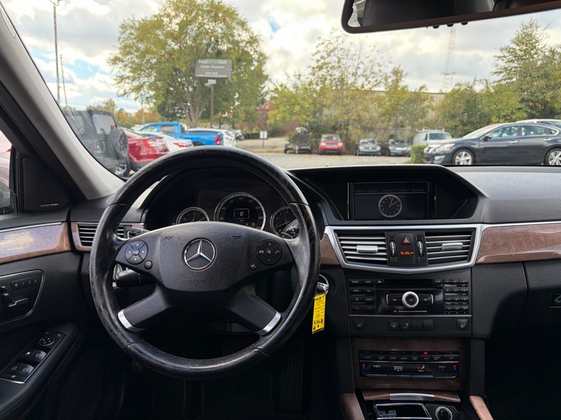 Mercedes-Benz E-Class E350 Sedan 4MATIC 2011 Mercedes-Benz E-Class E350 Sedan 4MATIC 2011