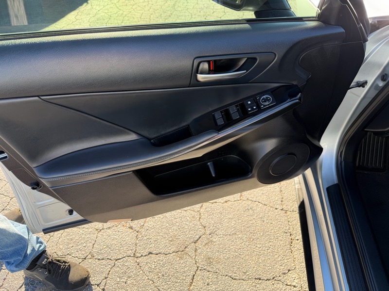 Lexus IS 300 RWD 2021