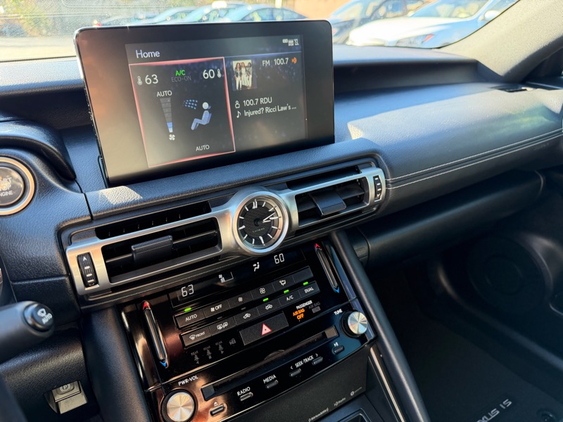 Lexus IS 300 RWD 2021