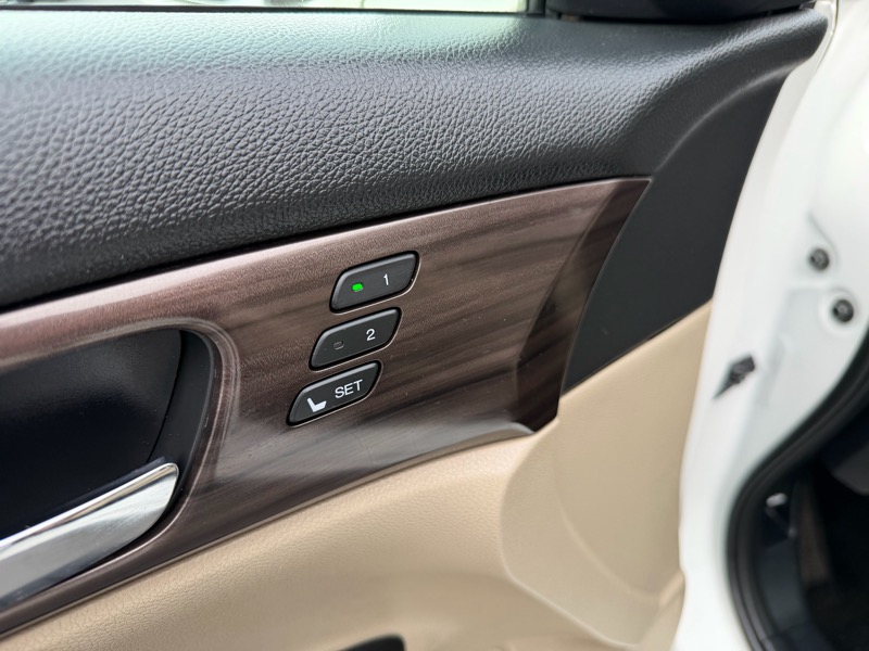 Honda Accord EX-L Sedan V6 6-Spd AT 2016