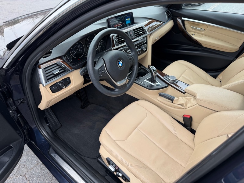 BMW 3-Series 330i xDrive SULEV Sedan 2017