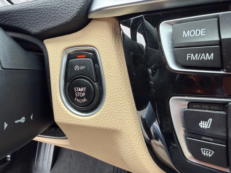 BMW 3-Series 330i xDrive SULEV Sedan 2017