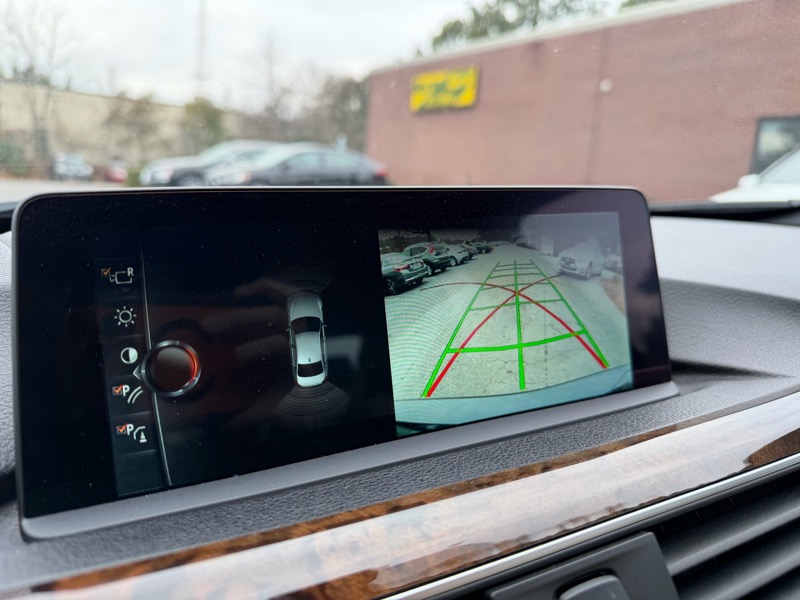 BMW 3-Series 330i xDrive SULEV Sedan 2017