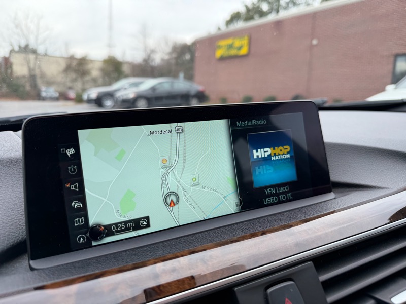 BMW 3-Series 330i xDrive SULEV Sedan 2017