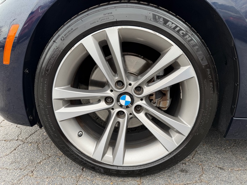 BMW 3-Series 330i xDrive SULEV Sedan 2017