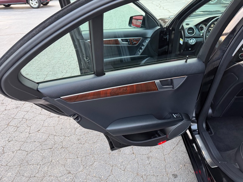 Mercedes-Benz C-Class C300 4MATIC Sport Sedan 2013