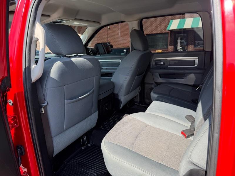 RAM 1500 Big Horn Crew Cab 4WD 2016