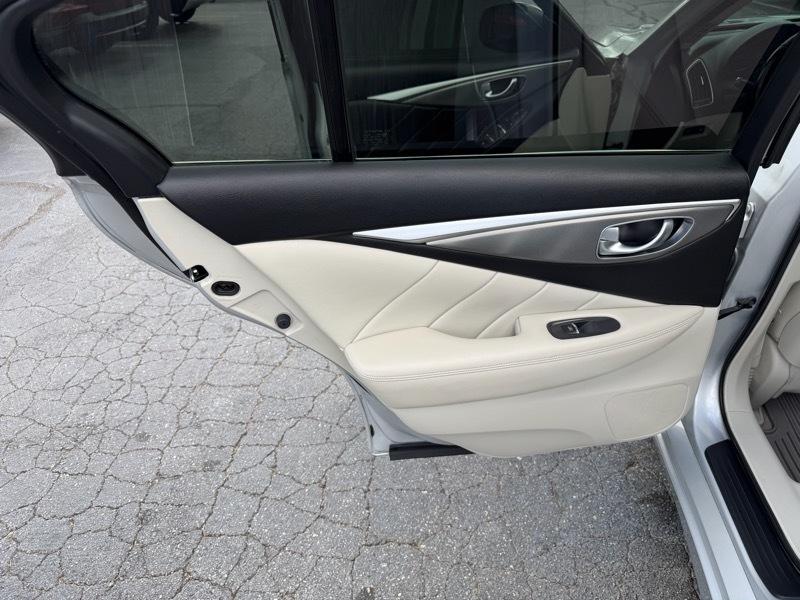 Infiniti Q50 Premium AWD 2015