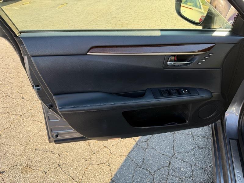 Lexus ES 350 Sedan 2015