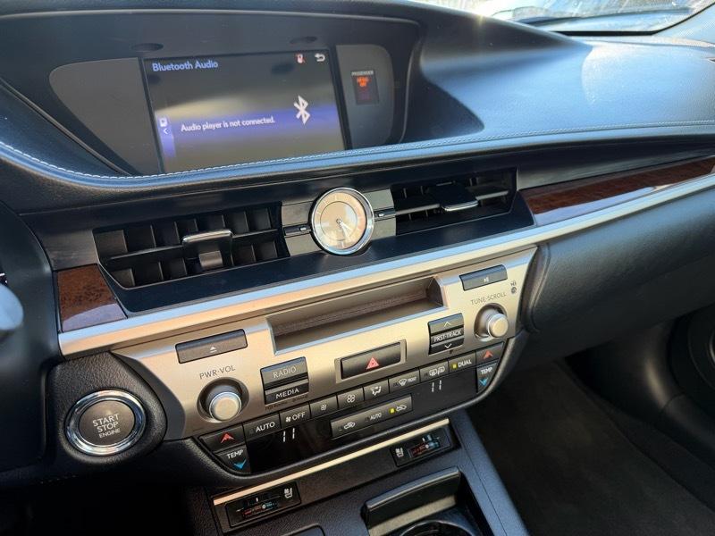 Lexus ES 350 Sedan 2015