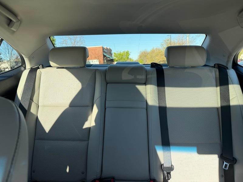 Lexus ES 350 Sedan 2015