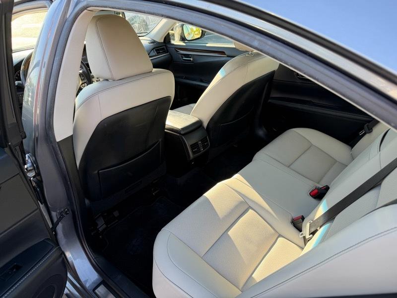 Lexus ES 350 Sedan 2015