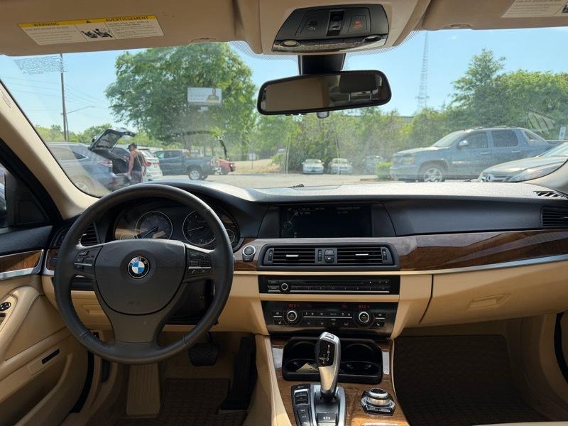 BMW 5-Series 535i xDrive 2013