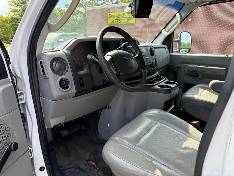Ford Econoline E-250 2013