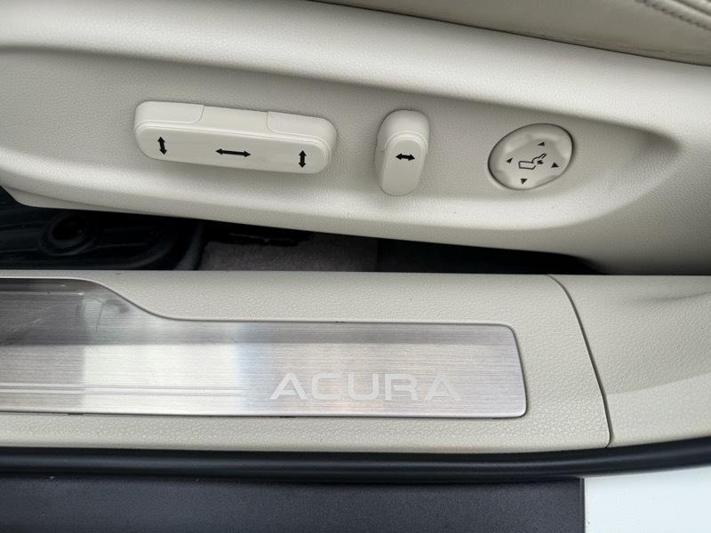 Acura RLX 6-Spd AT w/Technology Package 2016