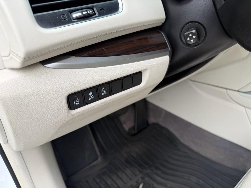 Acura RLX 6-Spd AT w/Technology Package 2016