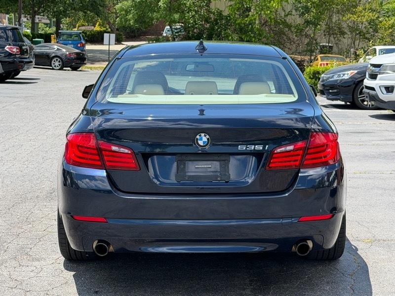 BMW 5-Series 535xi 2011